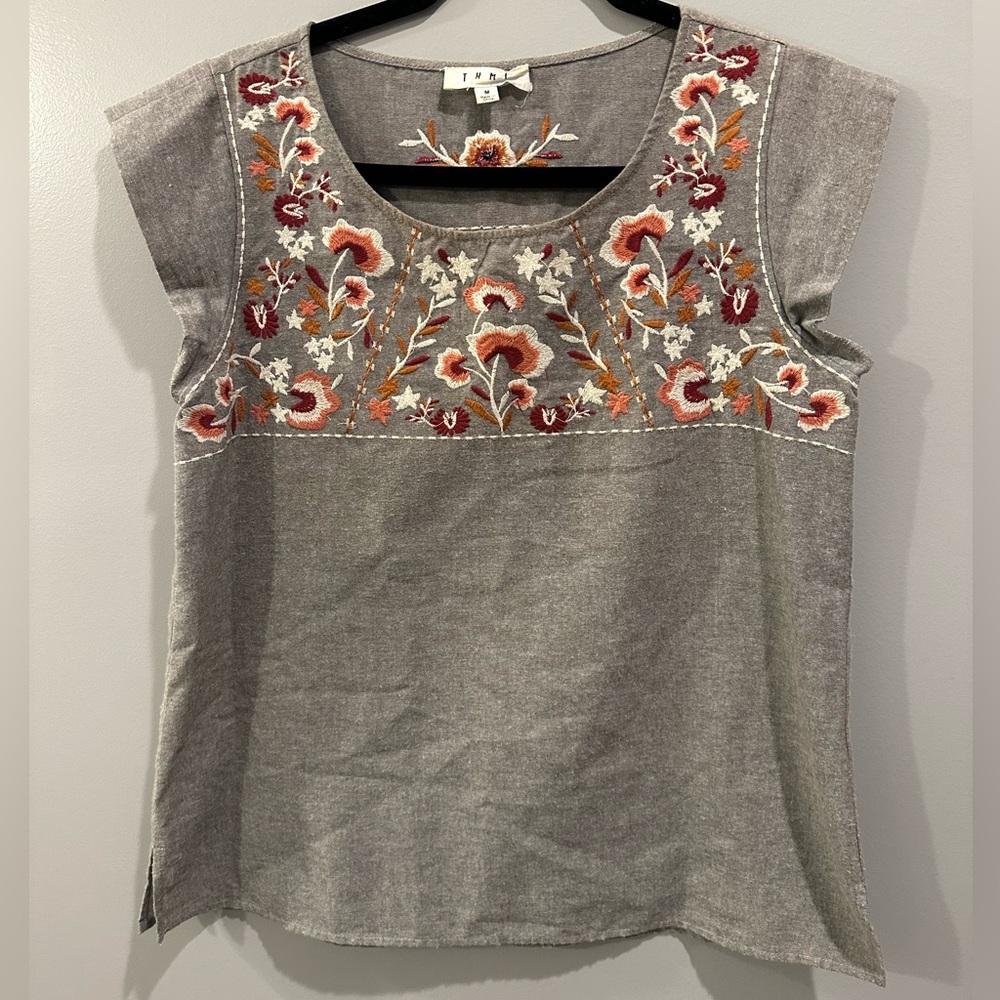 THML Embroidered Bohemian Floral Gray Short Sleeve Blouse Size M